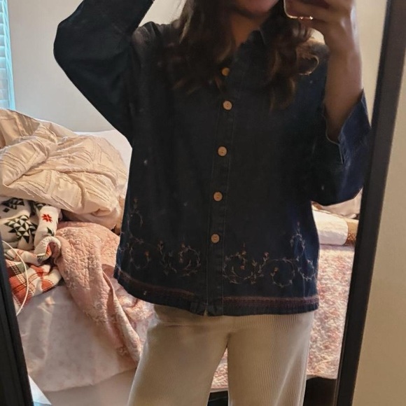 Vintage Embroidered Denim Jacket with Floral Design - Picture 3 of 6